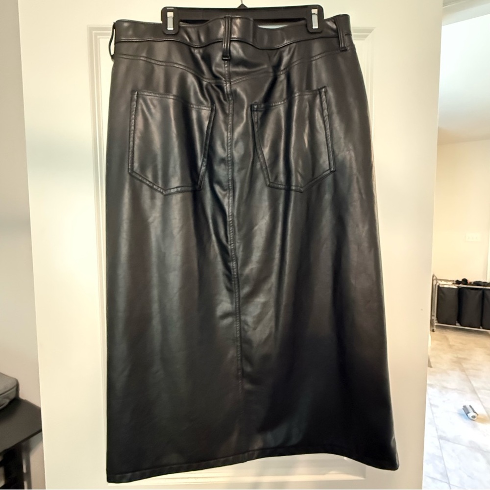 Abercrombie & Fitch Black Leather Midi Skirt size 33 - Picture 2 of 3